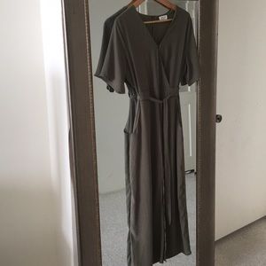 Beautiful olive green polyester dress.